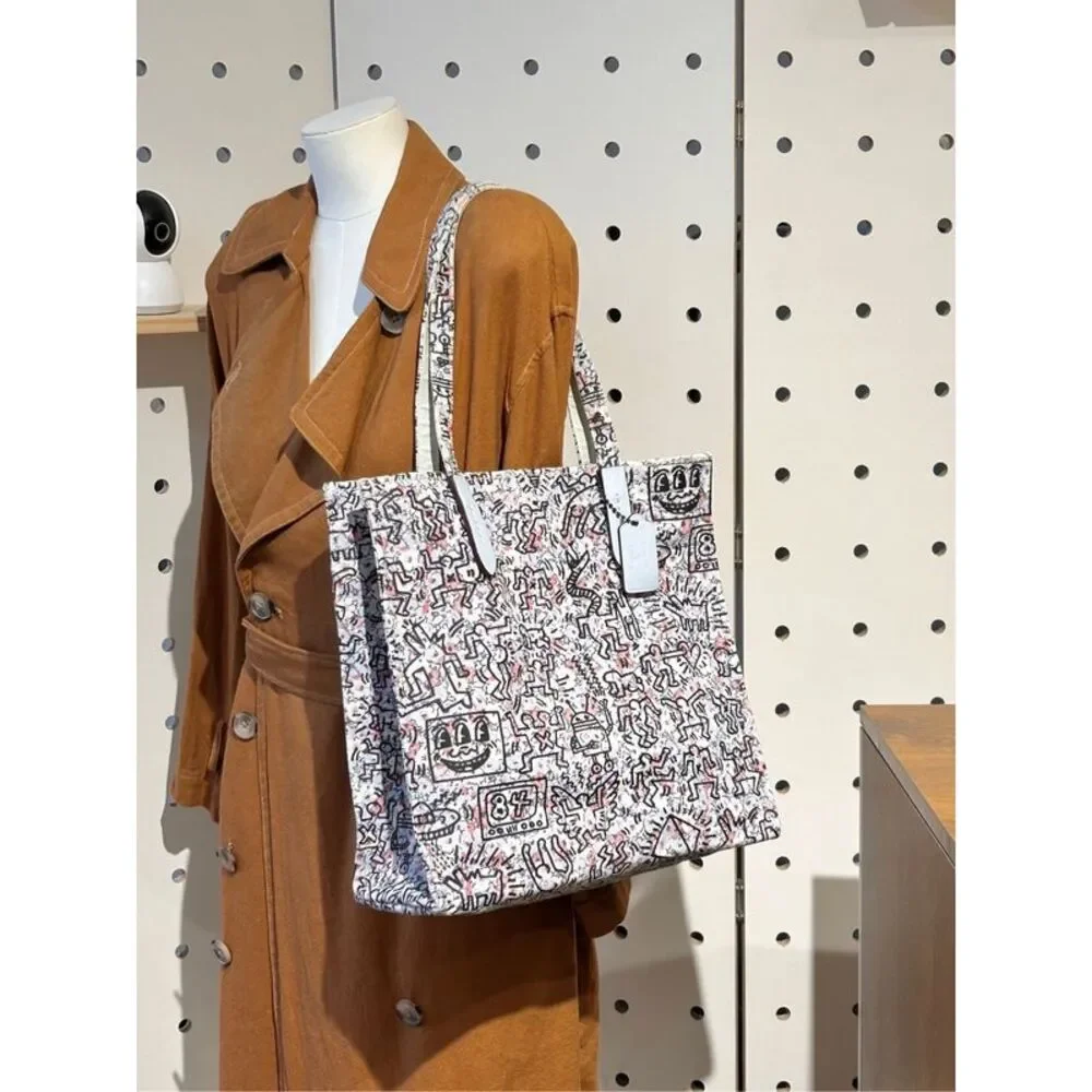 Coach Women Pre-Loved Bag Very Good Condition